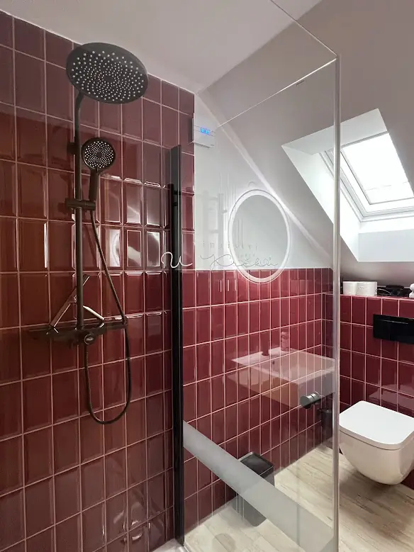 Koupelna se sprchovým koutem v apartmánu U Krčků, Zaječí